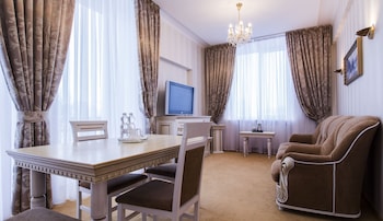 Luxury Suite
