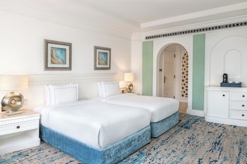 Club Room, 1 Double Bed, Smoking, Partial Sea View