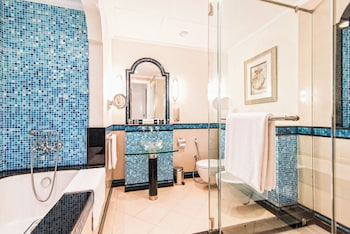 Club Room, 2 Twin Beds, Smoking, Oceanfront