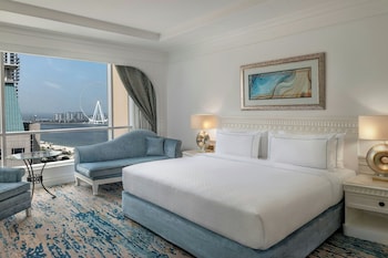 Club Room, 1 Double Bed, Smoking, Partial Sea View