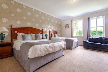 Spacious Manor Double