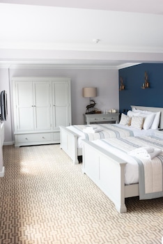 Deluxe Room, 1 King Bed, Non Smoking