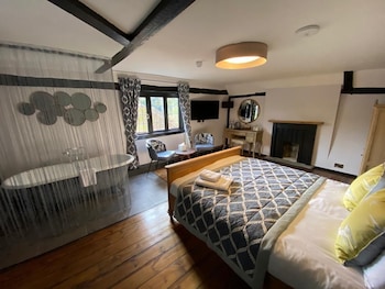 Superior Room, 1 King Bed, Non Smoking