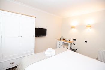 Classic Room, 1 King Bed, Non Smoking