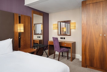 Junior Suite, 1 King Bed (Living Area)