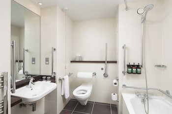 Room, 1 Queen Bed, Accessible, Ground Floor