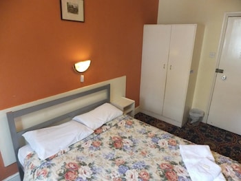 Basic Double Room, Shared Bathroom