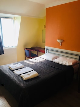 Basic Double Room, Shared Bathroom