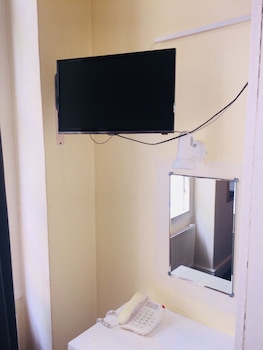 Basic Single Room, Shared Bathroom