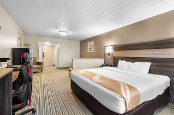 Suite, 1 King Bed with Sofa bed, Non Smoking