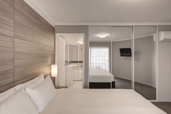 Standard Apartment, 2 Bedrooms (King or Twin)