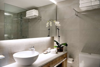 Superior Room, 1 King Bed