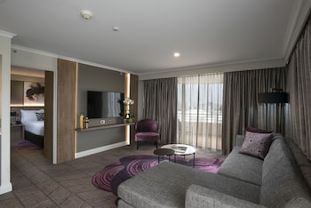 Suite, 1 King Bed
