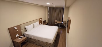 Deluxe Room, 1 King Bed