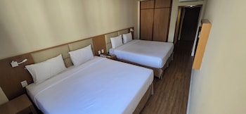 Deluxe Room, 2 Double Beds