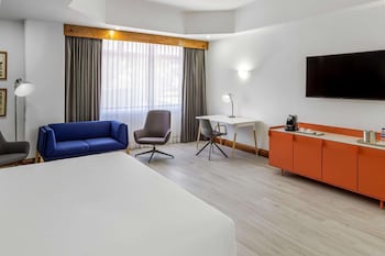 Studio Suite, 1 King Bed, Non Smoking