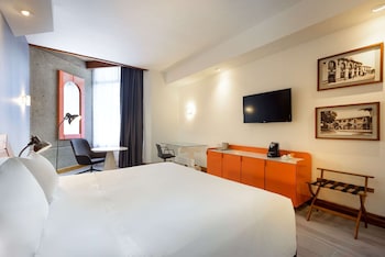 Premium Room, 1 King Bed, Non Smoking