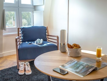 Suite, 1 King Bed with Sofa bed
