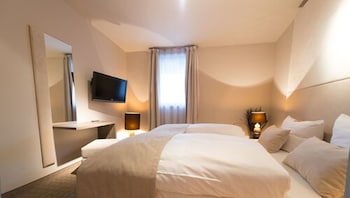 Suite, 2 Bedrooms, Balcony