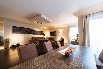 Suite, 2 Bedrooms, Balcony