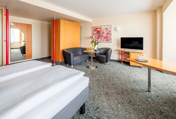Studio Deluxe Triple Room
