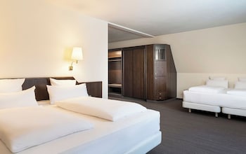 Family Room, 1 King Bed