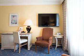 Deluxe Room, 1 Double Bed, Lake View (Balcony)