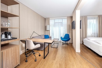 Family Room (2 adults + 2 children)