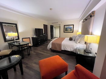 Deluxe One King Size Bed