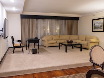Signature Suite