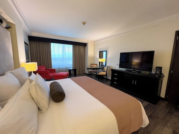 Deluxe One King Size Bed