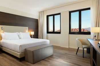 Deluxe Room, 1 King Bed