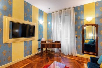 Suite, 1 Queen Bed with Sofa bed