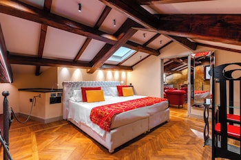 Suite, 1 Queen Bed with Sofa bed