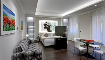Luxury Apartment, 1 Queen Bed with Sofa bed, Annex Building