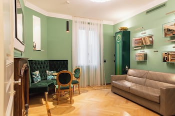 Luxury Apartment, 1 Queen Bed with Sofa bed, Annex Building