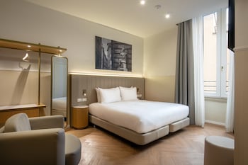 Superior King Accessible Room with Chair Bed