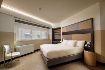 Family Room, 1 King Bed, Connecting Rooms