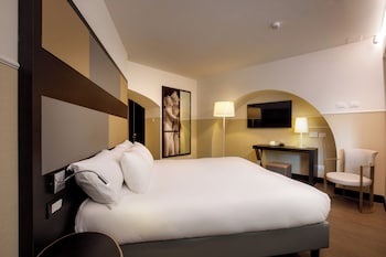 Family Room, 1 King Bed, Connecting Rooms