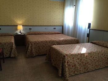 Classic Quadruple Room
