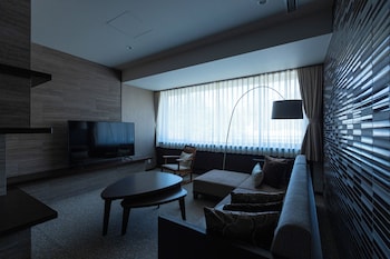 FORESTWING PREMIER SUITE