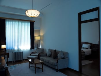 FLOWER PALACE PENTHOUSE SUITE 2BEDS ROOM