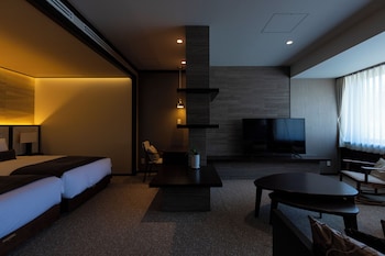 FORESTWING PREMIER SUITE