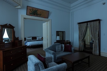 COMFY LODGE / RESTFUL COTTAGE SUITE