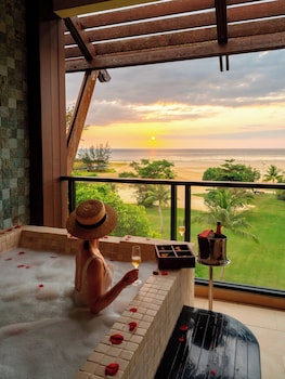 Ocean Wing Executive Suite