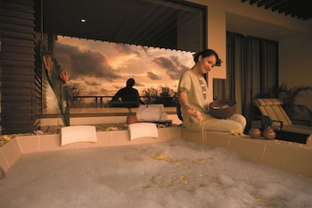 Ocean Wing Executive Suite
