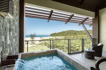 Executive Suite, 1 King Bed (Ocean Wing)
