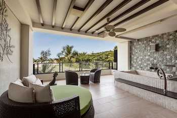 Junior Suite, 2 Twin Beds, Sea View