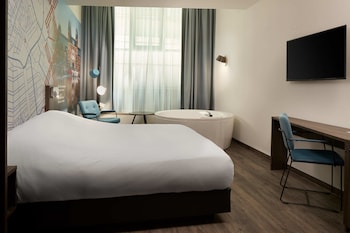 Spa Room, 1 King Bed