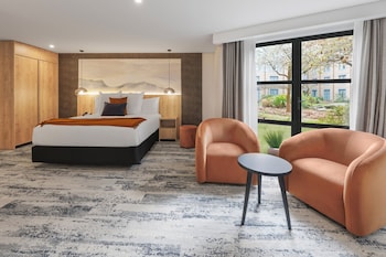 Luxury Loaded King Suite